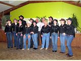 Le groupe de danse country, "Kick'y stomp"
