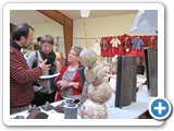 Jean-Charles, mari de Dorothe, donne des explications passionnes sur les techniques utilises par Dorothe.