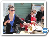 Une petite faim ? Saucisses, frites, boissons et crpes